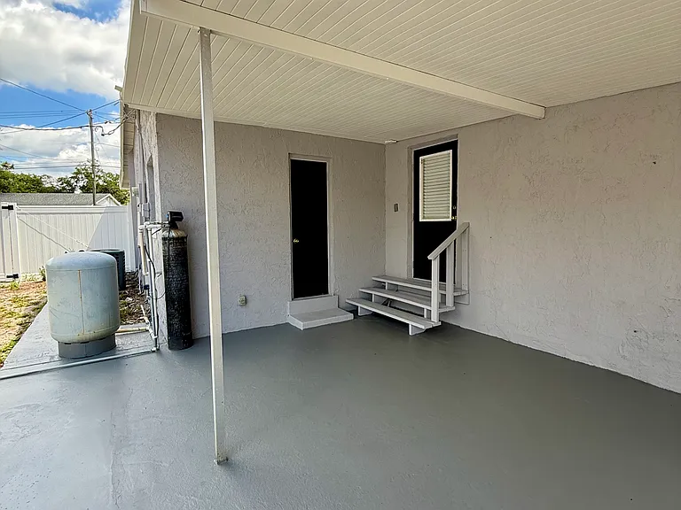 127 Debary Dr — Photo 36
