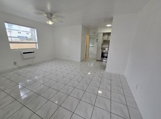 101 SE 4th Ave APT 4, Hallandale, FL 33009