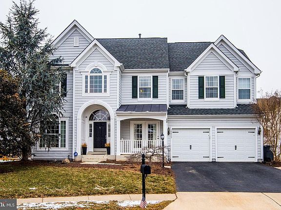 3rd image of 14012 Hyde Park Pl