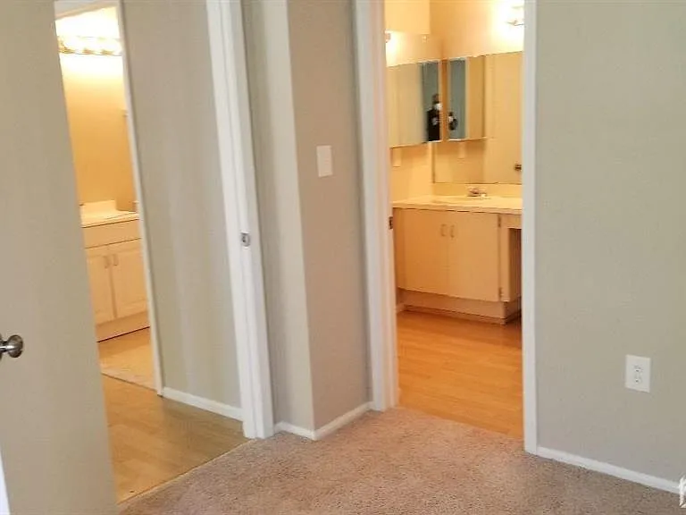 255 Wycoff Way W — Photo 12