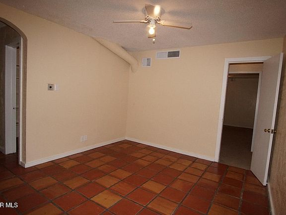 4th image of 2325 N Kansas St #B