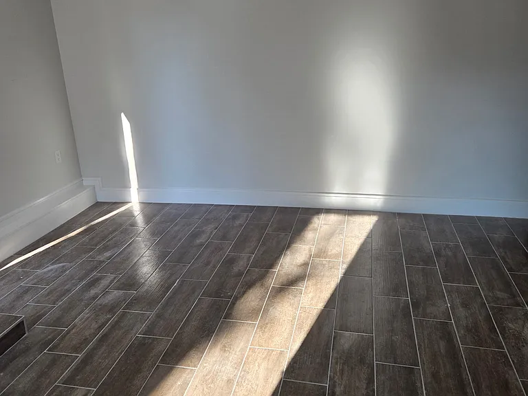 275 Beachview St — Photo 2