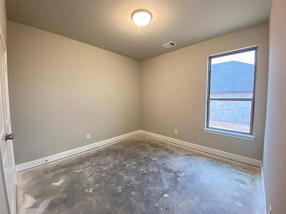 3rd image of 1823 W Westhill Dr