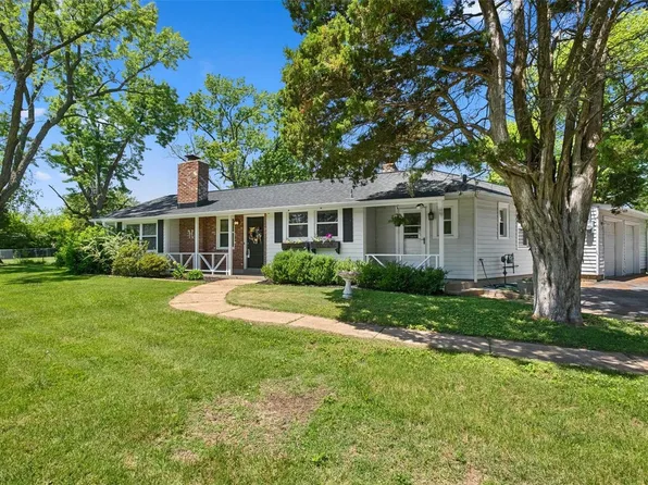 3155 Ringer Rd, Saint Louis, MO 63125