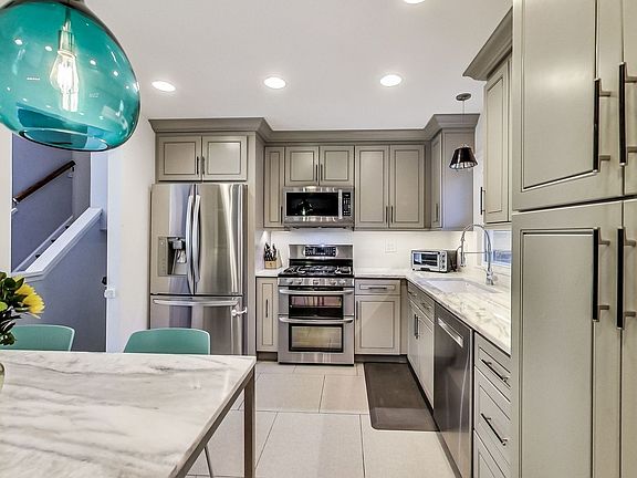 3rd image of 2658 Marl Oak Dr