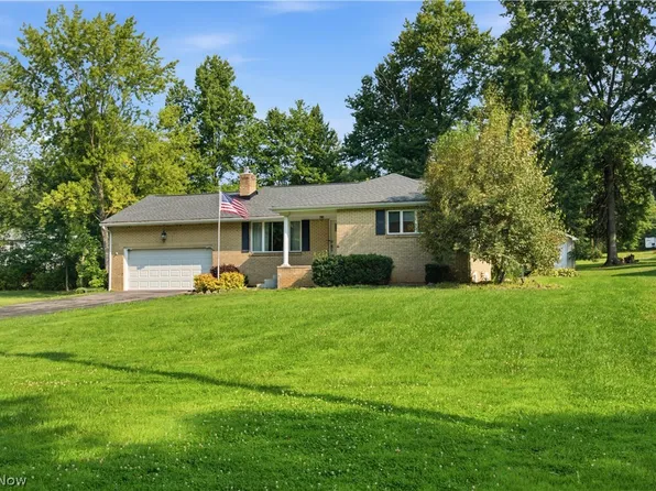 6987 White Oak Dr, Hubbard, OH 44425