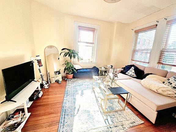 2nd image of 108 Myrtle St APT 11