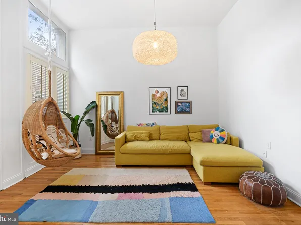 210 Church St #1J, Philadelphia, PA 19106