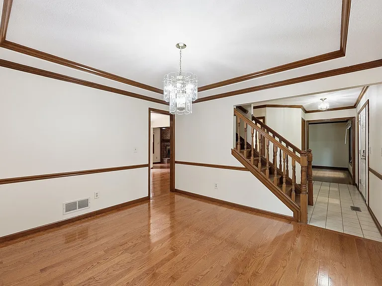 7666 Windwood Dr — Photo 17