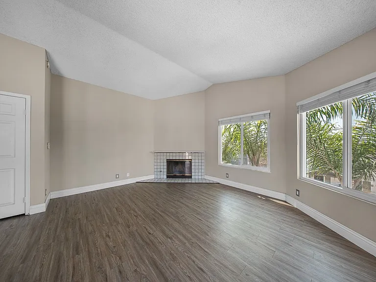 1190 Newport Ave. — Photo 3