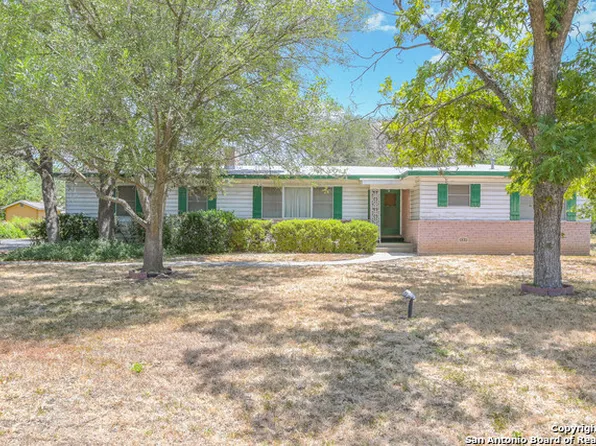117 HONEYSUCKLE LN, Castle Hills, TX 78213