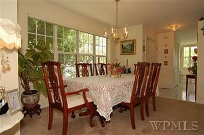 4th image of 40 Tall Tulip Ln