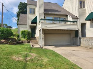 5703 E 72nd Ct, Tulsa, OK 74136