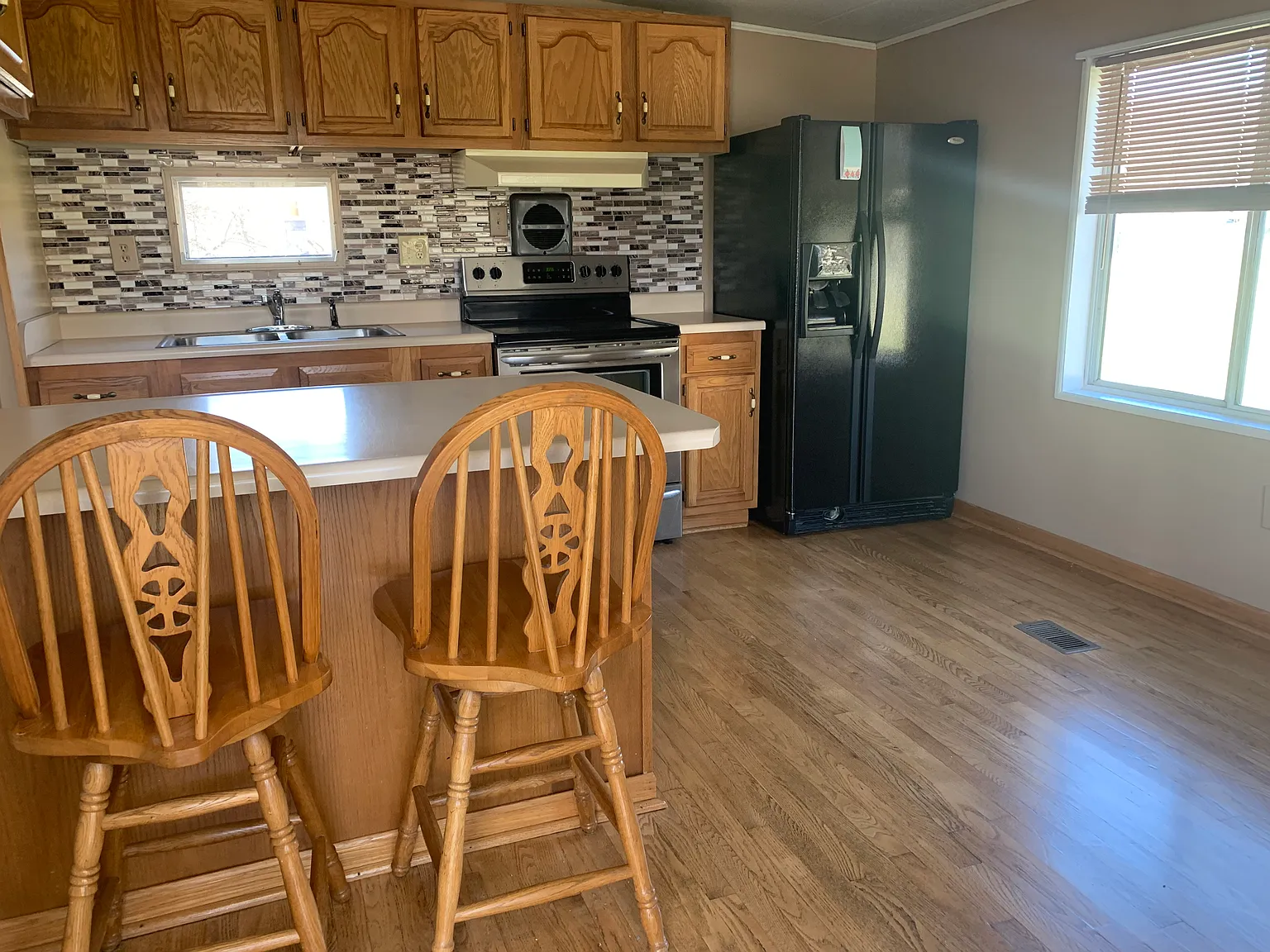 2 bed, 850 sqft, $950 — Photo 3