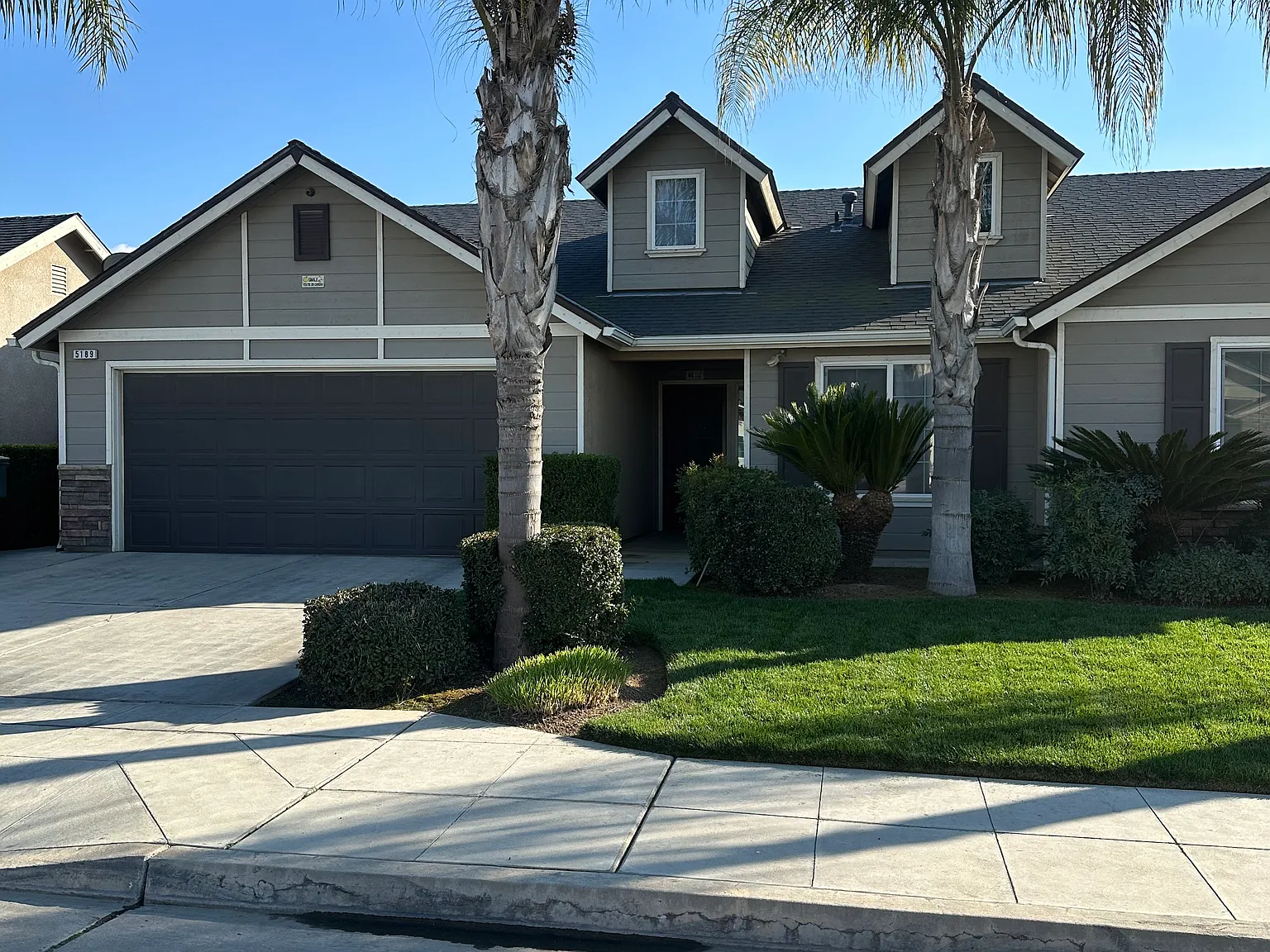 4 bed, 2016 sqft, $2,600 — Photo 2