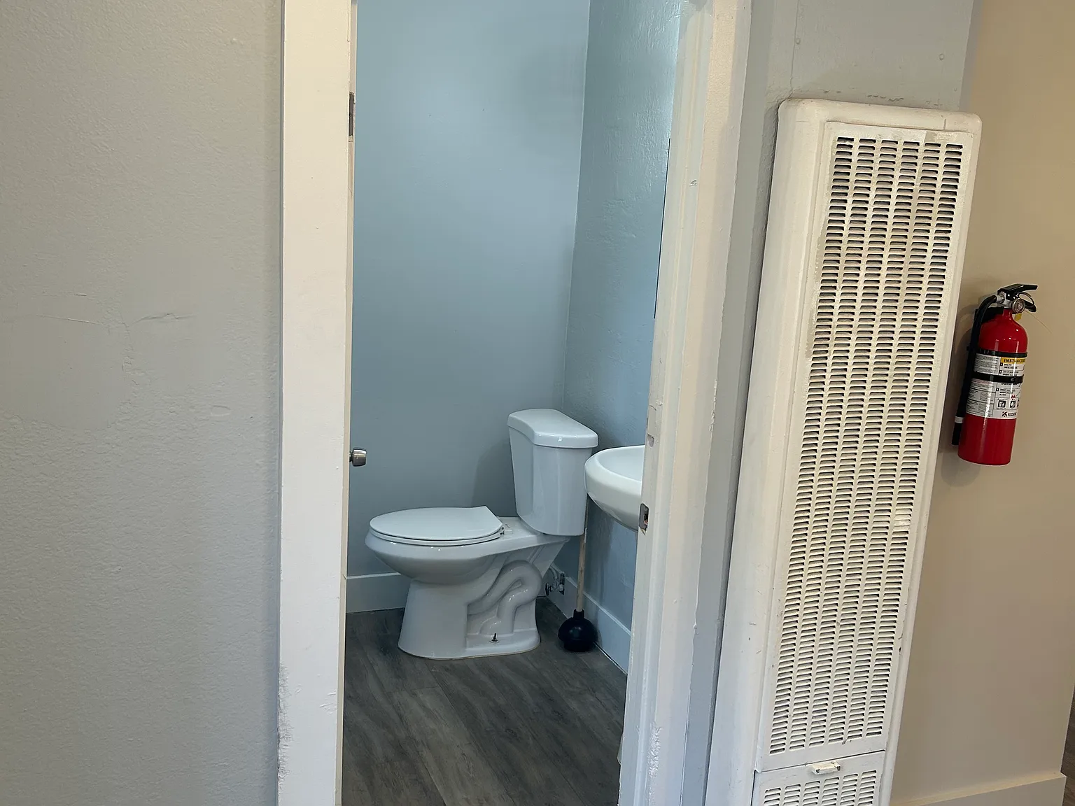 2 bed, 900 sqft, $2,500 — Photo 3