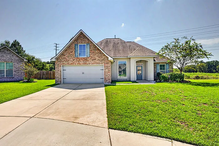 3 bed, 2.0 bath, 1925 sqft, $2,875 — Photo 2