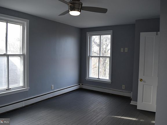 2nd image of 10 South St APT 4