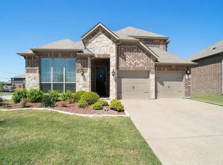 744 Shadow River Dr, Saginaw, TX 76179