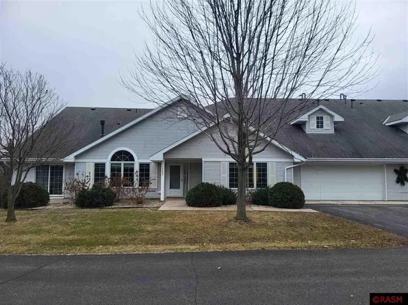 1302 Pine Pointe Curv, Saint Peter, MN 56082