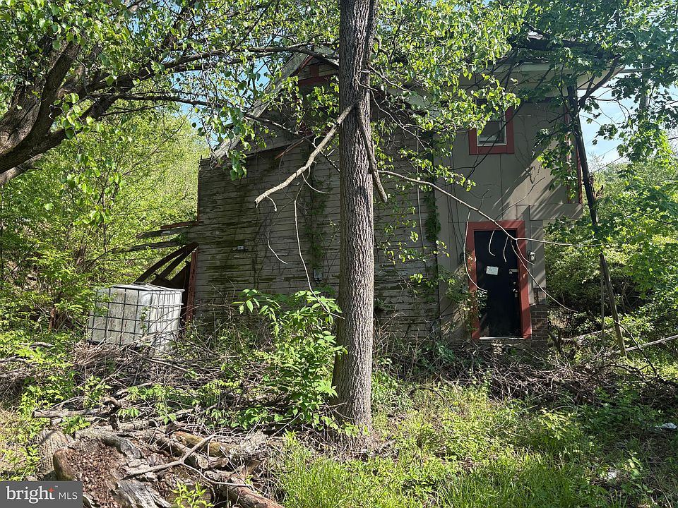 2nd image of 4850 Old National Pike W