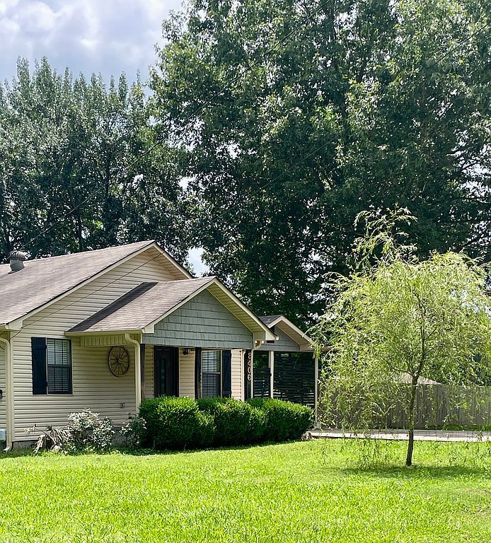 8406 Batesville Pike - Property Image