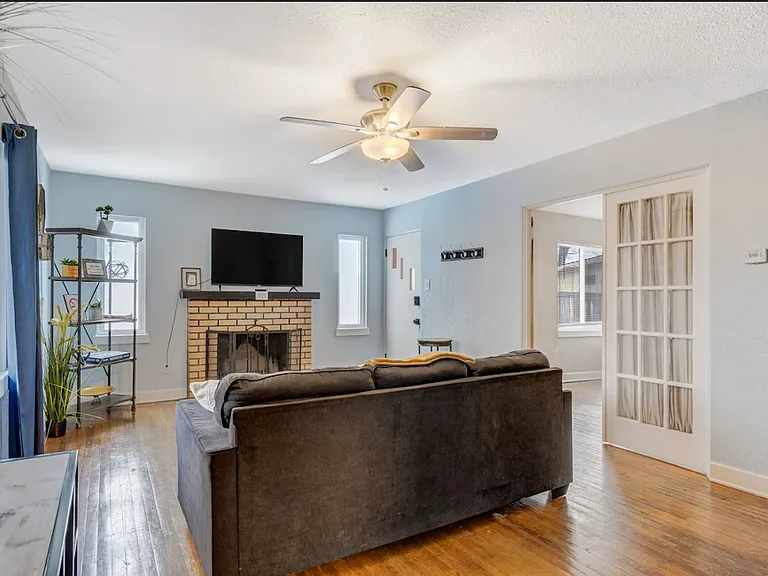 2533 E Buena Ventura St #1 — Photo 4