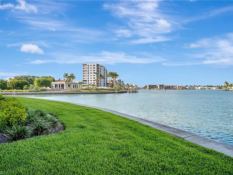 2258 Gulf Shore Blvd N #O1 — Photo 29