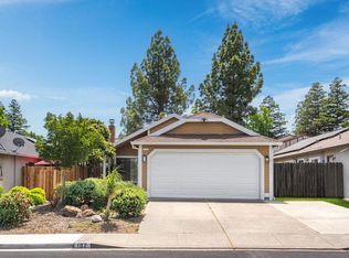 102 Fairview Dr, Vacaville, CA