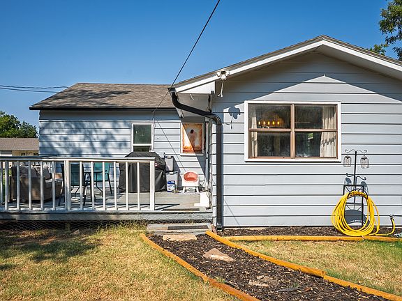 2nd image of 1406 Healdton Blvd