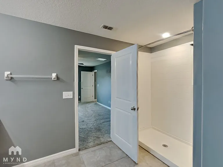 10210 Bright Crystal Ave — Photo 9
