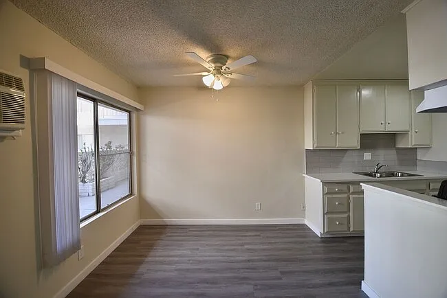 11255 Camarillo Street — Photo 11