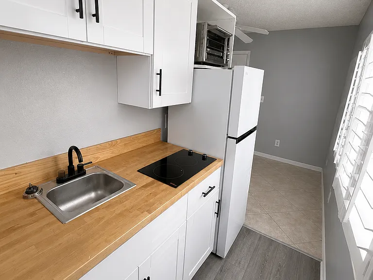 1216 Moses Creek Ct — Photo 4