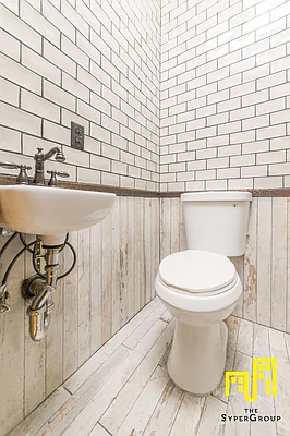 Rented by The Syper Group | media 44