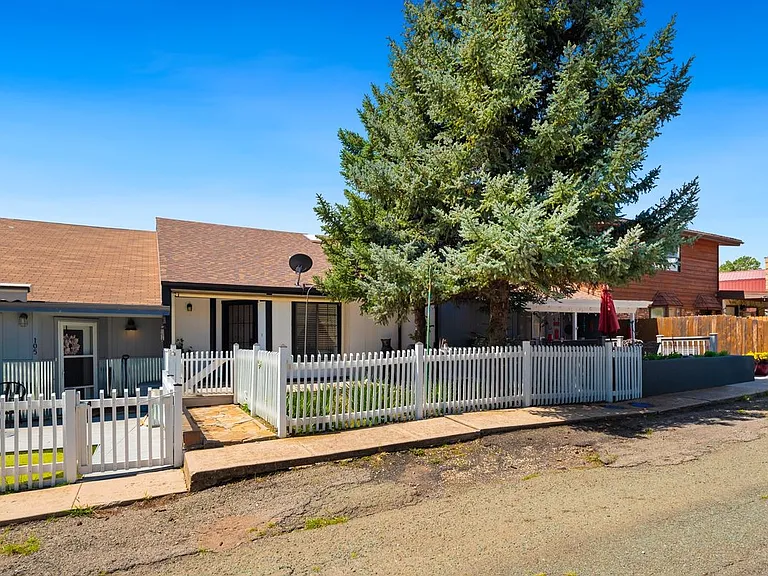 107 Niblic Ct — Photo 2