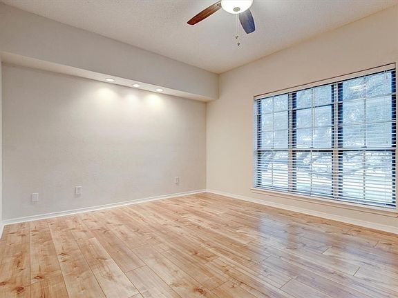 4th image of 4426 Harlanwood Dr #208