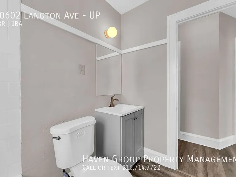 10602 Langton Ave #UP — Photo 19