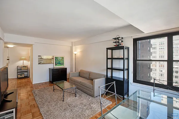 Sold by Bellmarc Realty | media 10