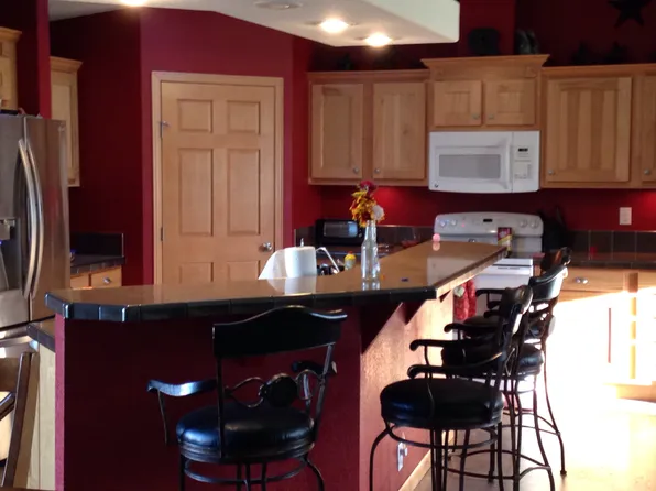 2223 N 9th Rd, Worden, MT 59088