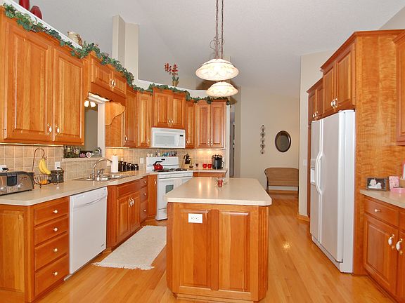 3rd image of 5730 158th Ct NW