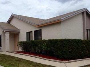 9749 Saratoga Park Ct, Boca Raton, FL 33428