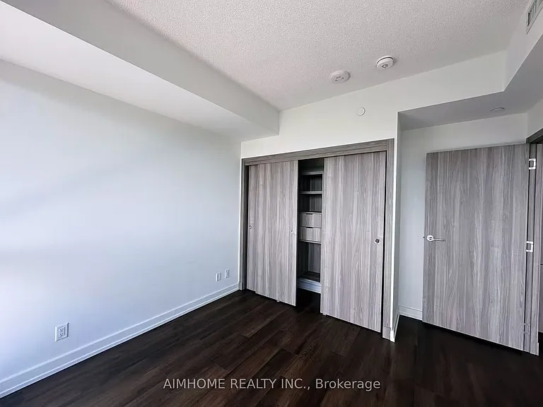 27 McMahon Dr #1705 — Photo 14