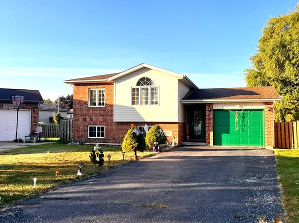 1788 Vicky Cir, Windsor, ON N8W 5P7