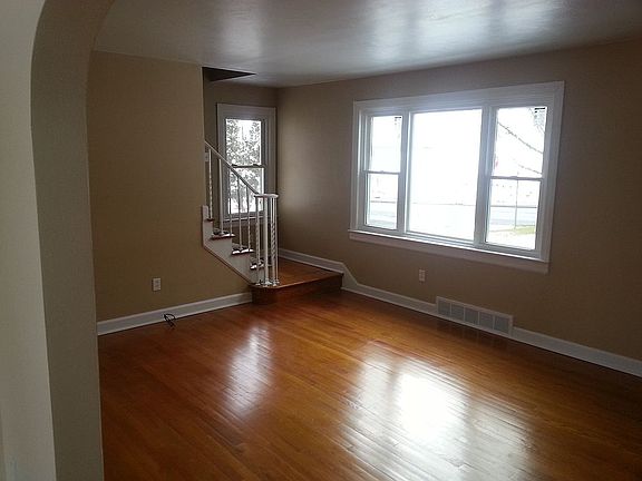 5th image of 650 Goucher St