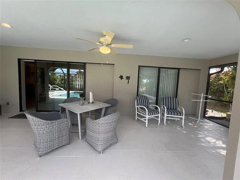 3177 Clifford St — Photo 33