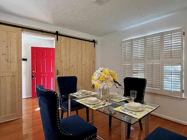 2 bed, 2.5 bath, 1460 sqft, $1,850 — Photo 3