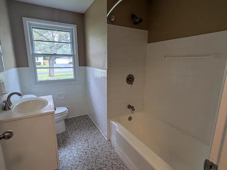 261 Morrow Dr — Photo 10