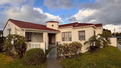 7530 S Hobart Blvd Photo 1