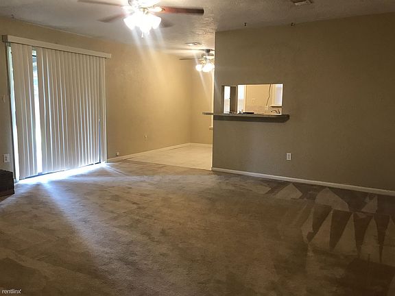 Living Room (2)