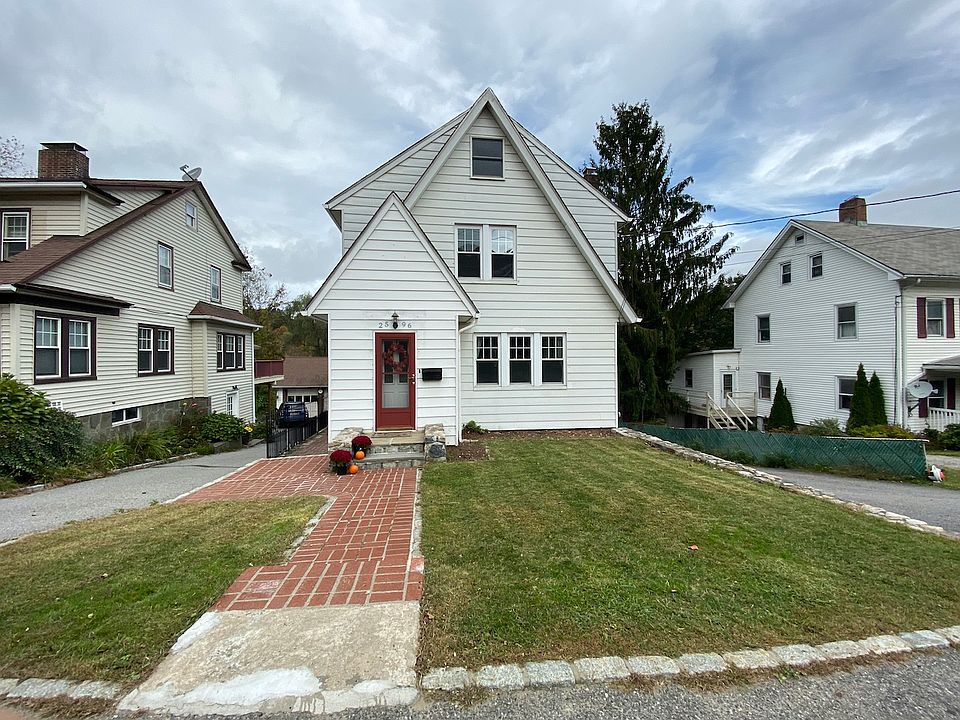 1st image of 2596 Carmel Ave